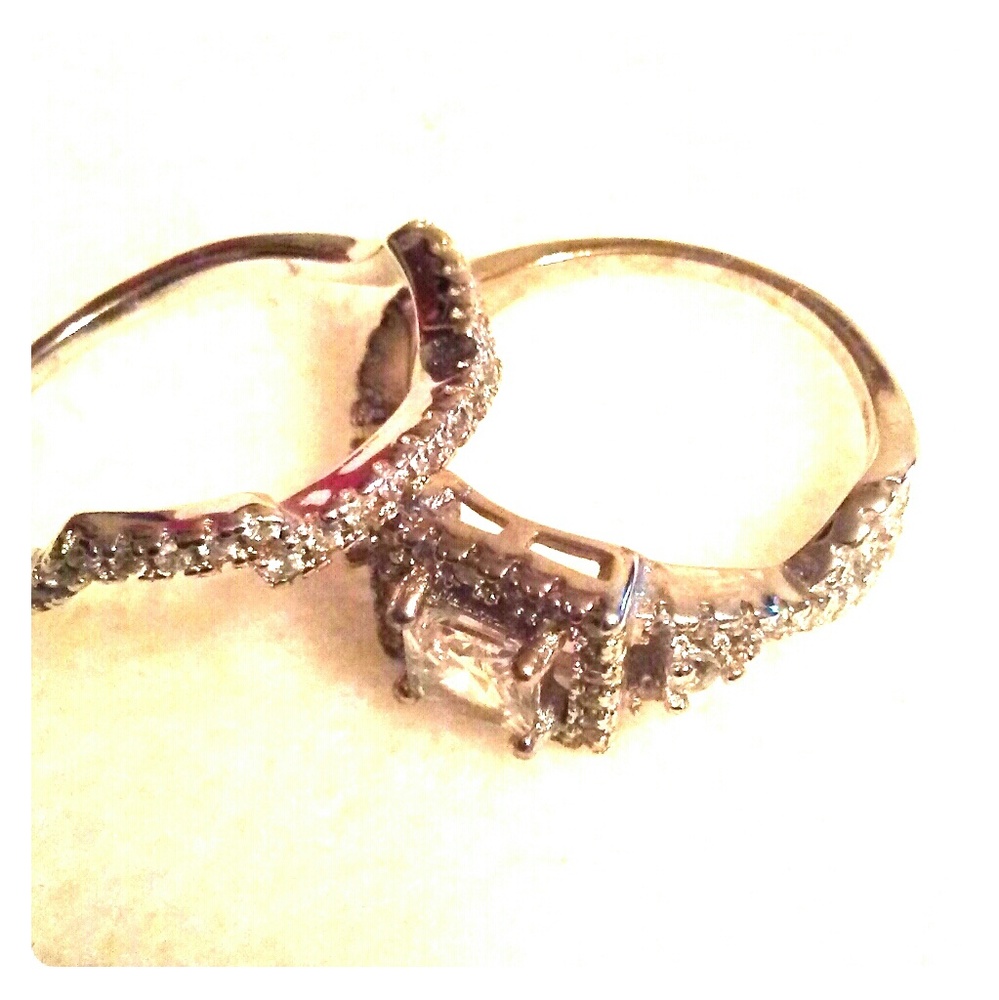 2 pc wedding/engagement ring set